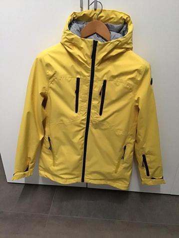 Tussenjas ☔️🌧️💨met “technische’ voering, mt 38 beschikbaar voor biedingen