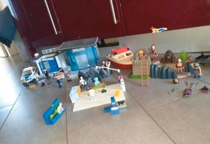 MEGA GROTE PARTIJ VERSCHILLENDE PLAYMOBIL SETS

DIT ZIT ERBI, Diversen, Rommelmarktspullen, Zo goed als nieuw, Ophalen of Verzenden