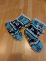 Gebreide sloffen mt. 41, Blauw, Ophalen of Verzenden, Pantoffels of Sloffen, Gedragen
