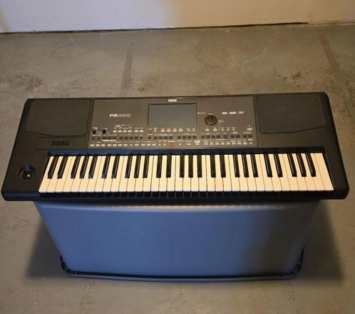 Korg PA-600, Muziek en Instrumenten, Keyboards, Zo goed als nieuw, 61 toetsen, Korg, Ophalen of Verzenden