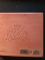 Proofset Nederland 2005 in houten box, Postzegels en Munten, Munten | Nederland, Ophalen of Verzenden, Koningin Beatrix, Euro's