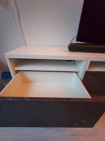 3x Ikea Besta kasten. Optie: tv en JBL soundbar en subwoofer - afbeelding 2