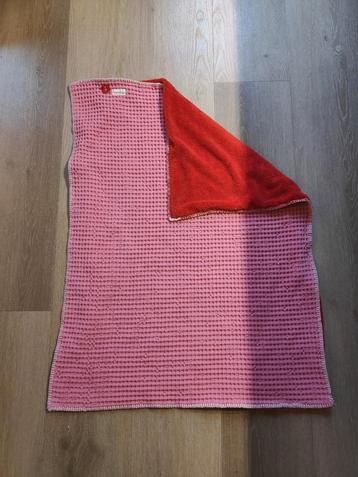 Koeka dekentje roze rood wafel fleece pink red ️  beschikbaar voor biedingen