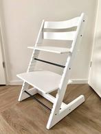 Moderne mat witte STOKKE Tripp Trapp kinderstoel, Kinderen en Baby's, Kinderkamer | Tafels en Stoelen, Ophalen, Gebruikt, Stoel(en)