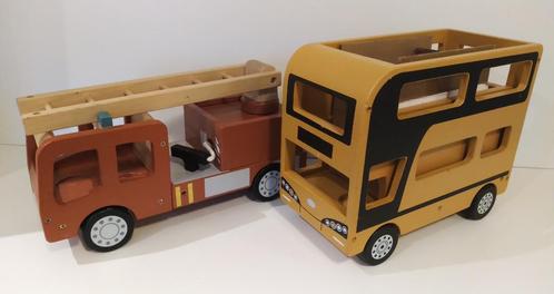 Houten brandweerwagen en bus van Kids Concept., Kinderen en Baby's, Speelgoed | Houten speelgoed, Gebruikt, Duw- of Trekspeelgoed