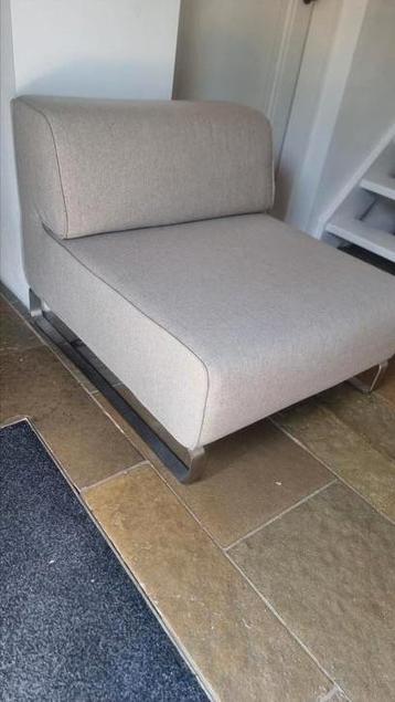 Beige fauteuil