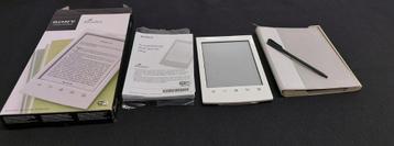(818) Sony Reader incl. hoesje met lampje beschikbaar voor biedingen