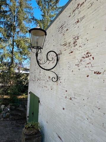 Klassieke / antieke wandlamp beschikbaar voor biedingen