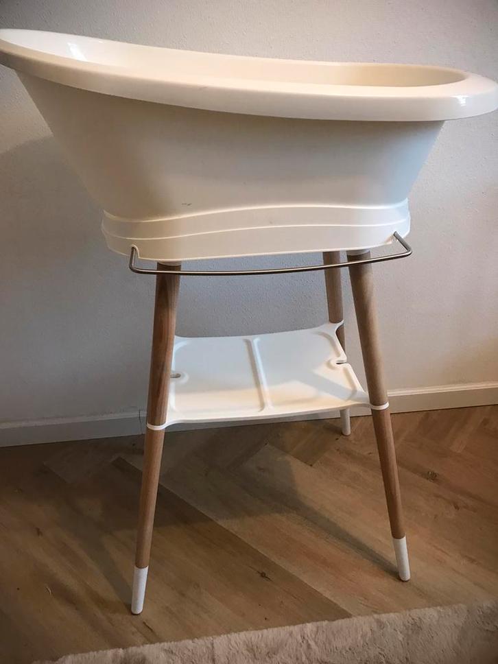 Badje  met houten standaard, Kinderen en Baby's, Badjes en Verzorging, Nieuw, Badje, Overige merken, Standaard, Ophalen of Verzenden
