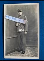 Duits Soldaat in uniform op postkaart formaat WW2, Verzamelen, Ophalen of Verzenden, Duitsland, Foto of Poster
