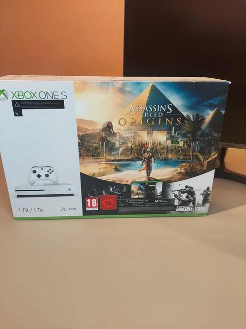 Xbox One S 1TB Assassin's Creed Origins Bundle, Spelcomputers en Games, Spelcomputers | Xbox One, Zo goed als nieuw, 1 TB, Met 1 controller