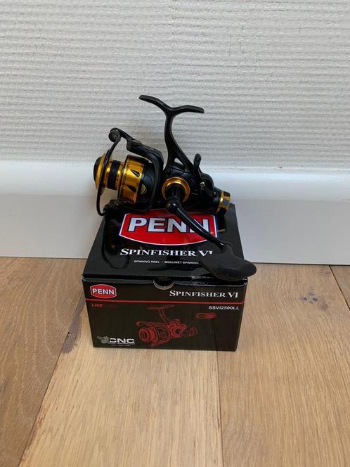 Nieuwe Penn Spinfisher VI 2500 Liveliner molen, 6 lagers, Watersport en Boten, Hengelsport | Roofvissen, Nieuw, Molen, Ophalen of Verzenden