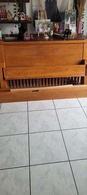 Stevig Houten 2-persoonsbed te koop beschikbaar voor biedingen