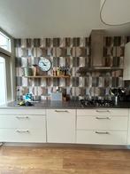 Nette gebruikte hoekkeuken met Whirlpool apparatuur, Huis en Inrichting, Keuken | Complete keukens, Ophalen, Gebruikt, Wit, Hoekkeuken