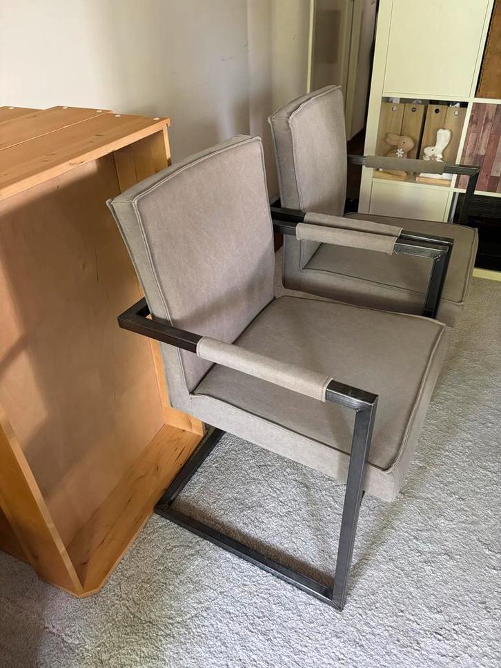 Set van 2 grijs/taupe, moderne stoelen, Huis en Inrichting, Stoelen, Zo goed als nieuw, Twee, Metaal, Overige kleuren, Ophalen
