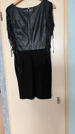 Zwarte Guess jurk met franjes maat S, Kleding | Dames, Jurken, Maat 38/40 (M), Zwart, Ophalen of Verzenden, Zo goed als nieuw