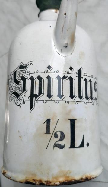 Antiek emaille spiritus kannetje wit halve liter kan beschikbaar voor biedingen