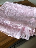 Nieuw prachtig brocant kanten tafelkleed roze, Huis en Inrichting, Tafelkleden, Ophalen of Verzenden, Zo goed als nieuw, Rechthoek
