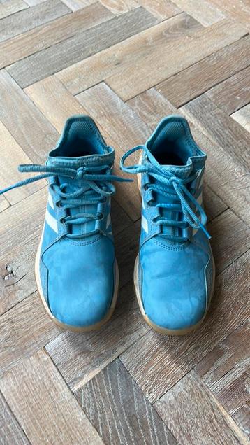 Nette Adidas Veld Hockey schoen 37,5 beschikbaar voor biedingen