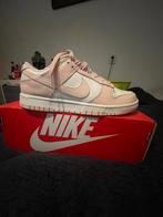 Nike dunk low orange pearl maat 42, Kleding | Dames, Schoenen, Ophalen of Verzenden, Nieuw, Oranje, Sneakers of Gympen