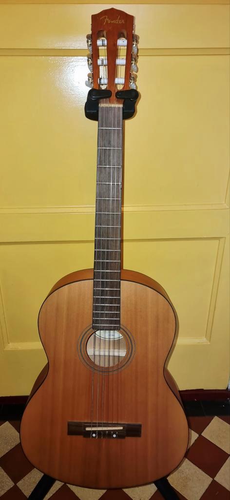 Fender Klassieke Gitaar - Nylonsnarig, Muziek en Instrumenten, Snaarinstrumenten | Gitaren | Akoestisch, Gebruikt, Klassieke of Spaanse gitaar