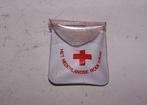 Vintage penning/button Rode Kruis in foudraal. Nieuw., Ophalen of Verzenden, Overige materialen, Nederland