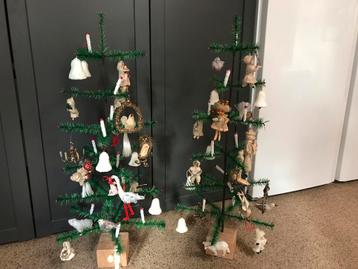Brocante  kerstboompjes gemaakt van ganzenveren beschikbaar voor biedingen