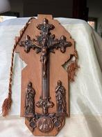 Rood Koperen Kruisbeeld met Houten Achtergrond - Huisaltaar, Antiek en Kunst, Ophalen of Verzenden