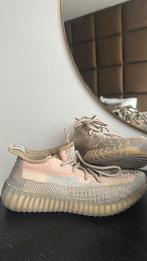 Yeezy’s maat 37 bruin, Ophalen of Verzenden, Zo goed als nieuw, Sneakers of Gympen