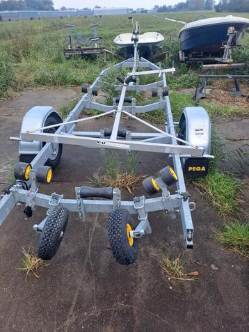 Nieuwe en gebruikte boottrailers 450kg/750kg/1350kg beschikbaar voor biedingen