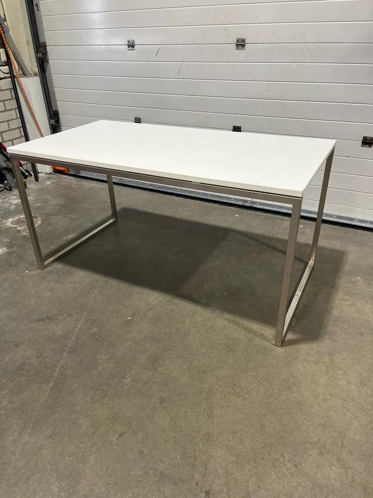 Premium presentatietafel wit – modern en stevig, Huis en Inrichting, Bureaus, Zo goed als nieuw, Ophalen of Verzenden