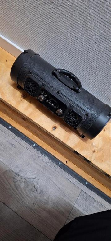 Bluethoot karaoke speaker beschikbaar voor biedingen