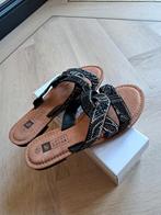 DAMES SLIPPERS NIEUW MAAT 37 MET STRASSTEENTJES, Ophalen of Verzenden, Nieuw, Zwart
