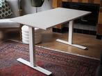 Zit-, sta bureau IKEA SKARSTA, Huis en Inrichting, Bureaus, Ophalen, In hoogte verstelbaar, Zo goed als nieuw