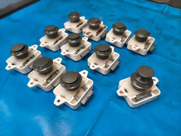 Push lock slotjes voor camperkastjes beschikbaar voor biedingen