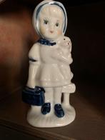 Vintage Delfts blauw meisje met hondje - 11 cm, Antiek en Kunst, Ophalen of Verzenden