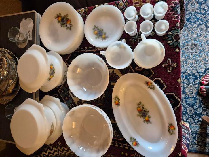 Arcopal servies – stevig, licht en retro eyecatcher, Antiek en Kunst, Antiek | Servies compleet, Ophalen