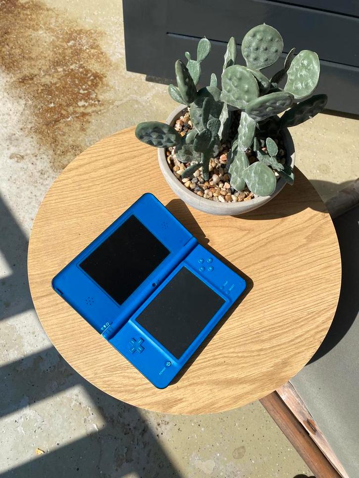 Nintendo DSi XL - In hele mooie staat, Spelcomputers en Games, Spelcomputers | Nintendo DS, Zo goed als nieuw, Dsi, Ophalen of Verzenden