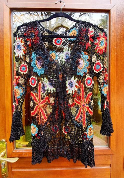 kleurrijk vest met bloemen gehaakt zomer luchtig zwart  rood, Kleding | Dames, Truien en Vesten, Zo goed als nieuw, Maat 38/40 (M)