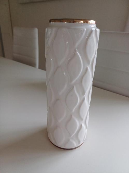 Mooie vintage witte vaas met goud randje 1062 /25 uebelacker, Huis en Inrichting, Woonaccessoires | Vazen, Gebruikt, Wit, Minder dan 50 cm