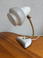 tafellampje, nachtkastlamp, jaren 50, wit, glazen kapje,, Huis en Inrichting, Lampen | Tafellampen, Ophalen of Verzenden, Gebruikt