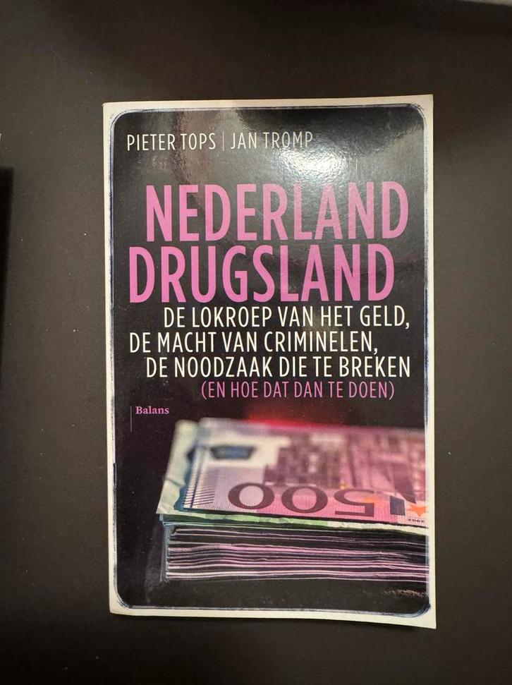 Nederland Drugsland - Pieter Tops & Jan Tromp, Boeken, Politiek en Maatschappij, Zo goed als nieuw, Maatschappij en Samenleving