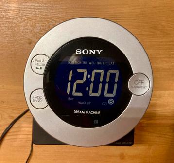 Sony Dream Machine Wekkerradio iPod/iPhone Speler ICF-C7iP beschikbaar voor biedingen