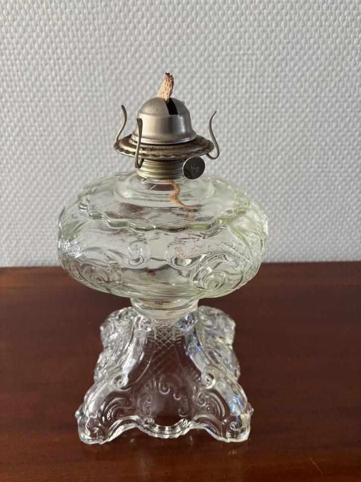 Antieke glazen petroleumlap "prinsess feather"., Antiek en Kunst, Antiek | Glas en Kristal, Ophalen of Verzenden