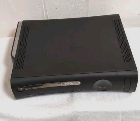 Retro Microsoft Xbox 360 met 2 games en 1 controller, Spelcomputers en Games, Spelcomputers | Xbox 360, Gebruikt, 250 GB, 360 S