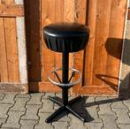 Kruk barkruk vintage metaal voet skai bekleding zwart, Gebruikt, Met voetsteun, 60 tot 90 cm, Ophalen of Verzenden