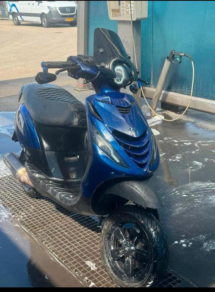 Piaggio zip 80cc sp vork/akrapovic, Fietsen en Brommers, Scooters | Piaggio, Zo goed als nieuw, Zip, Maximaal 45 km/u, Benzine