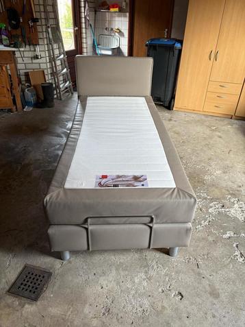 1 persoons Boxspring taupe beschikbaar voor biedingen