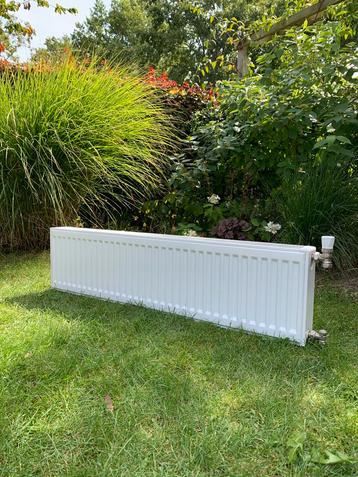 Radiator dubbele convector beschikbaar voor biedingen