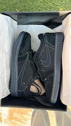 Air Jordan 1 Low x Travis Scott “Phantom”, Kleding | Heren, Schoenen, Ophalen of Verzenden, Nieuw, Zwart